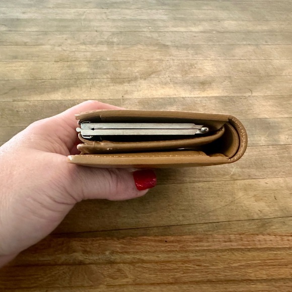 Louis Vuitton Monogram Vernis Porte Monnaie Billets Viennois Kiss-lock Wallet - Picture 15 of 16